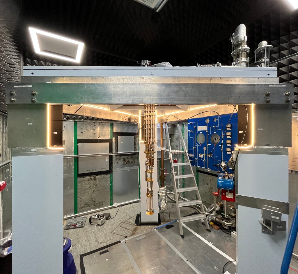 Low-temperature scanning tunneling microscope ATLAS constructed in Bristol University.